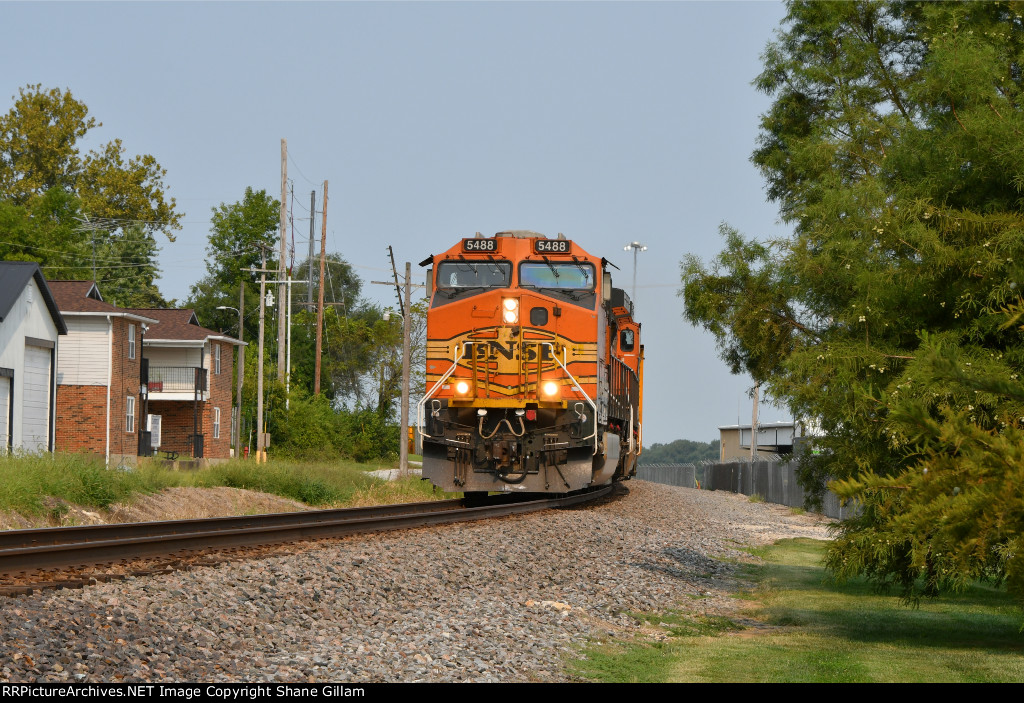 BNSF 5488